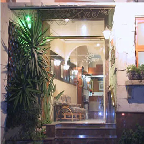 Alfonso Hotel San Julián